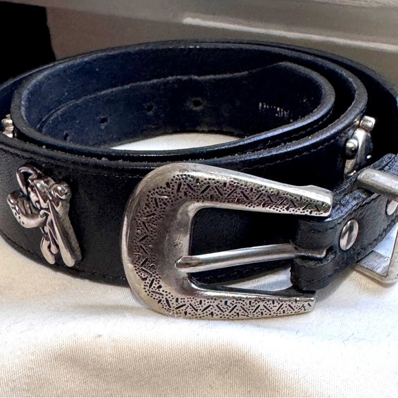 🤠 Vintage and Stylish Disney Black Leather Belt with Silver Buckle 🤠 - Picture 1 of 15